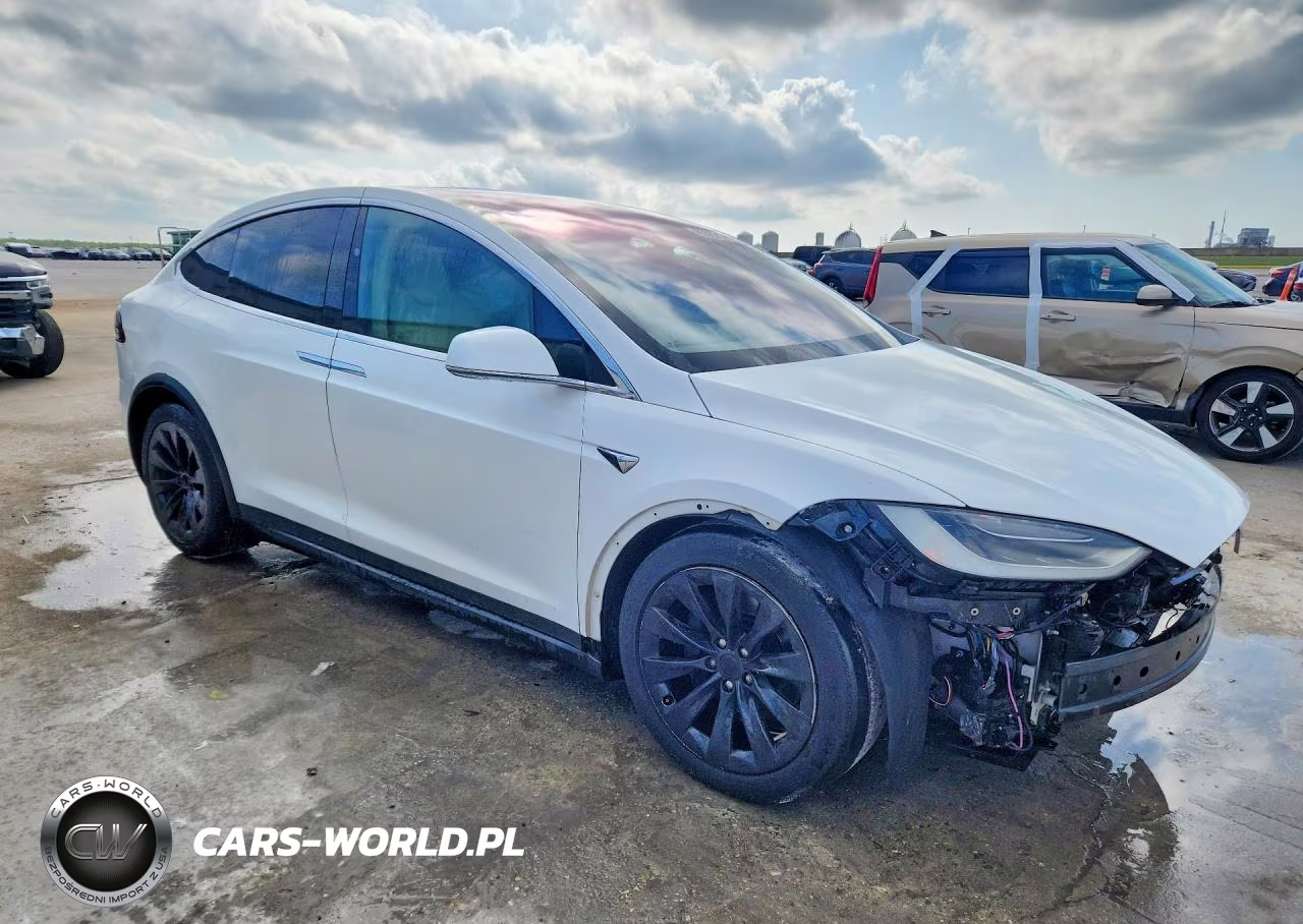 2018 Tesla Model X VIN:5YJXCDE27JF088765 - 4