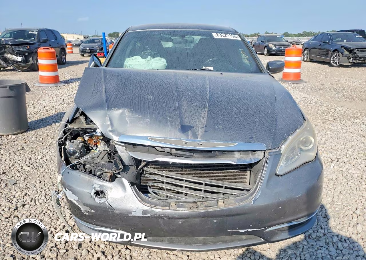 2013 Chrysler 200 Touring VIN:1C3CCBBBXDN693980 - 5