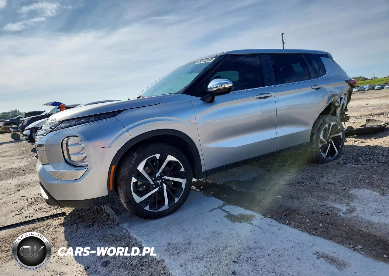 2022 Mitsubishi Outlander Es – zdjęcie 1 z 14