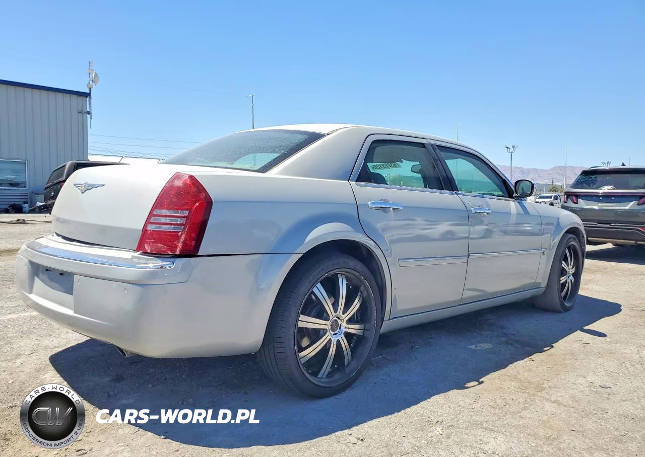 CHRYSLER 300C VIN:2C3LA63H46H200483 - 3