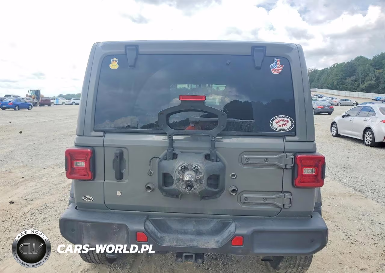 2020 Jeep Wrangler Unlimited Sahara VIN:1C4HJXEN7LW264105 - 6