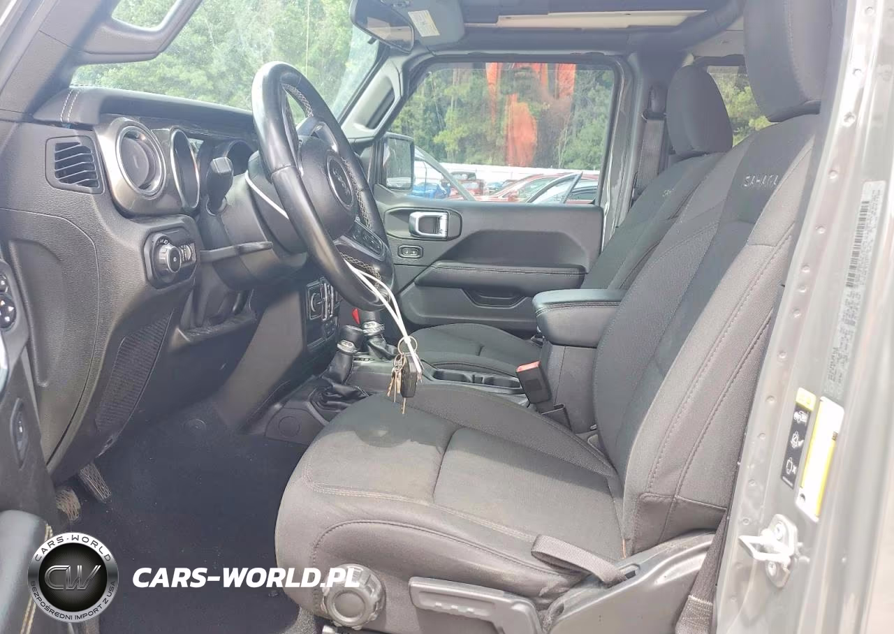 2020 Jeep Wrangler Unlimited Sahara VIN:1C4HJXEN7LW264105 - 7