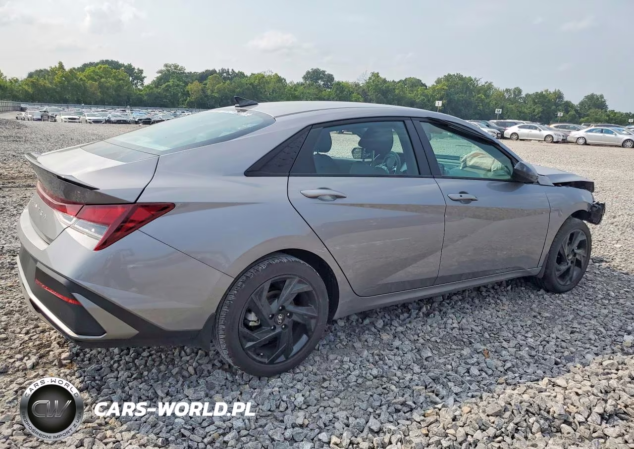 2026 Hyundai Elantra Sel Sport VIN:KMHLM4DG5TU126864 - 3