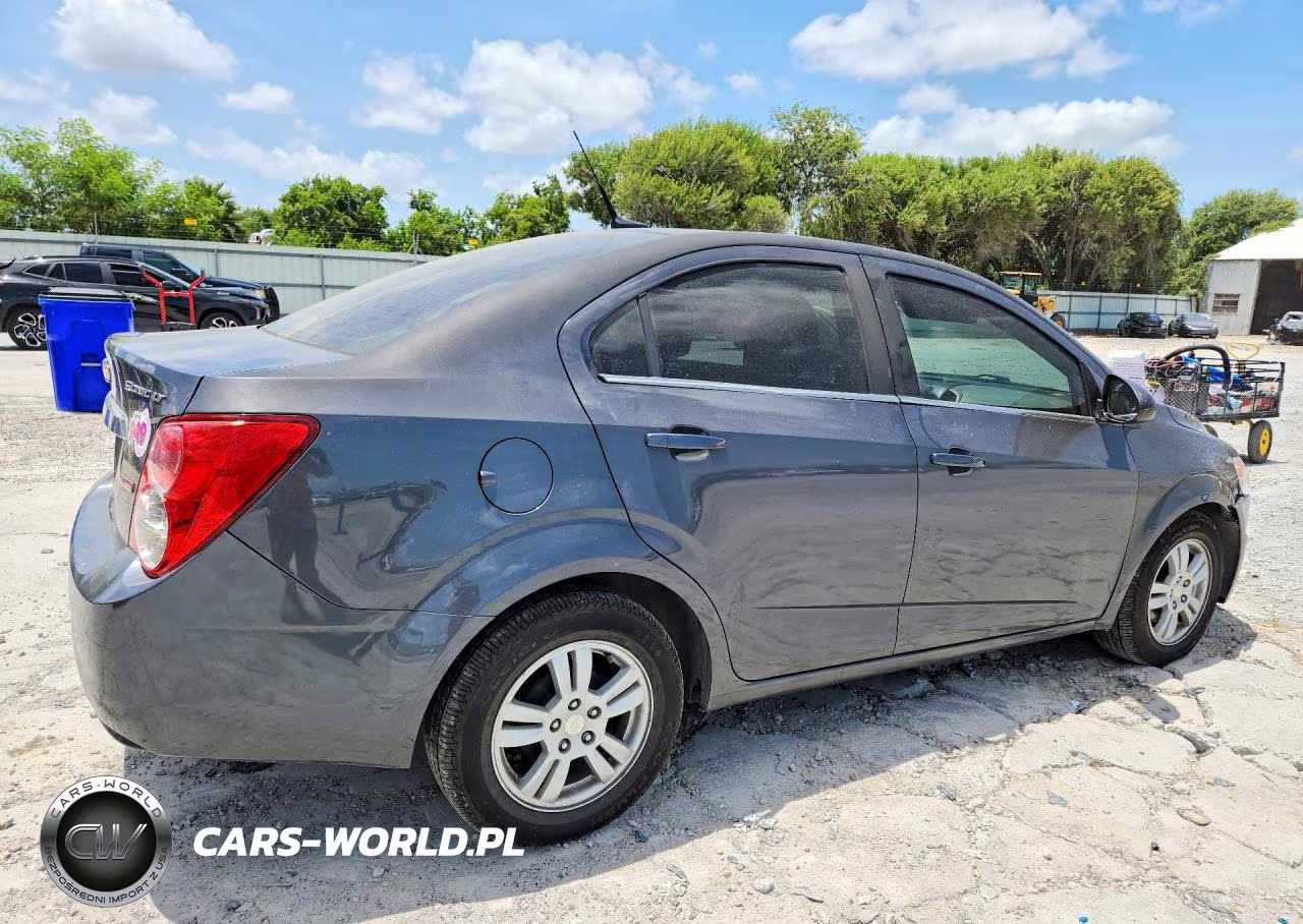 2013 Chevy Sonic Lt VIN:1G1JC5SB6D4226378 - 3