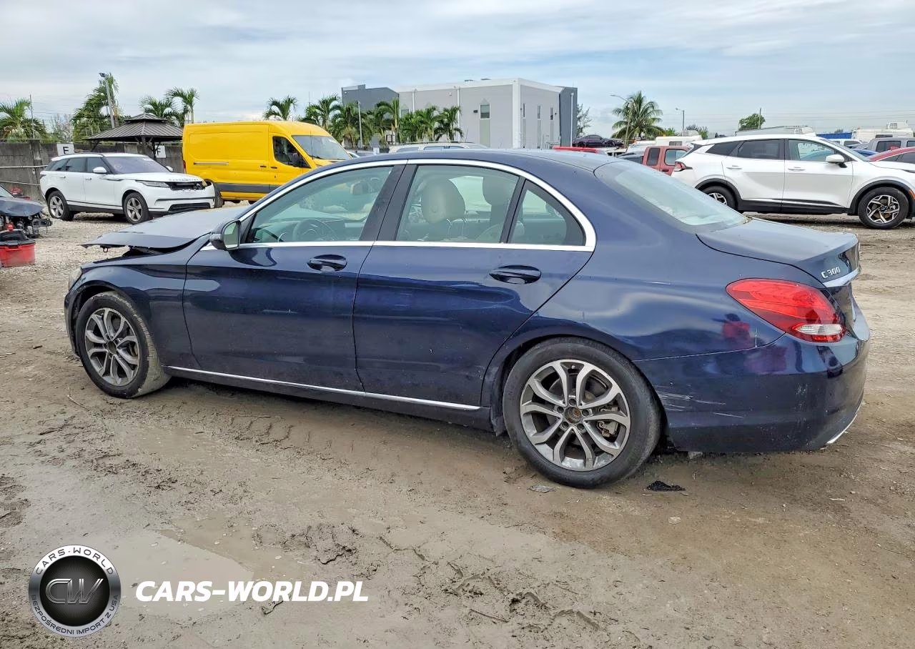2016 Mercedes-Benz C 300 VIN:55SWF4JB7GU175095 - 2