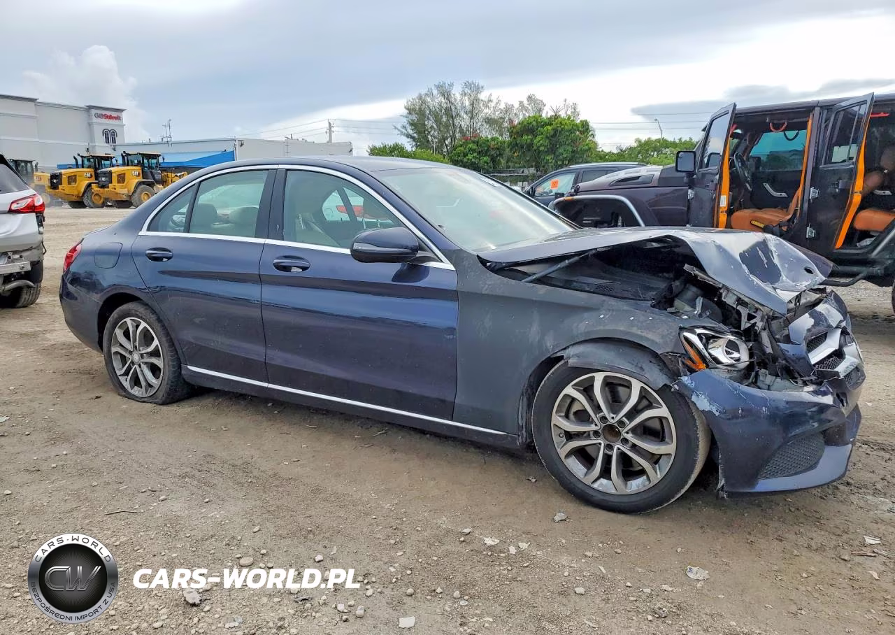 2016 Mercedes-Benz C 300 VIN:55SWF4JB7GU175095 - 4