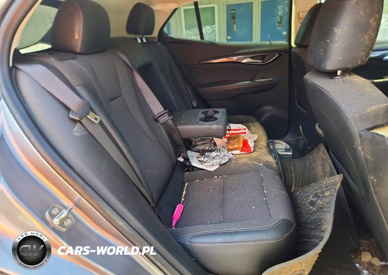 2021 Buick Envision Preferred VIN:LRBAZLR4XMD198620 - 11