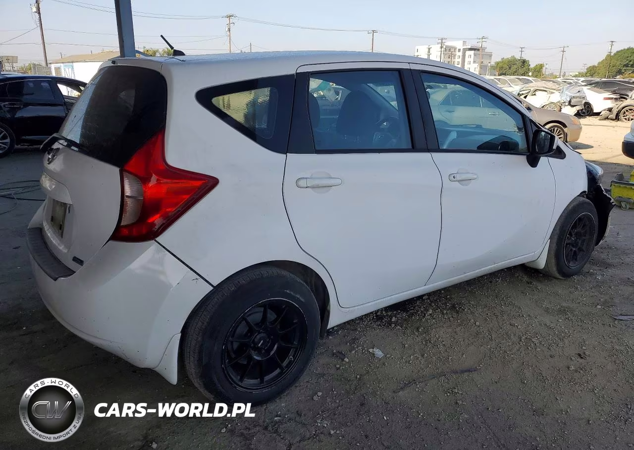 2016 Nissan Versa Note S Plus VIN:3N1CE2CP2GL394071 - 3