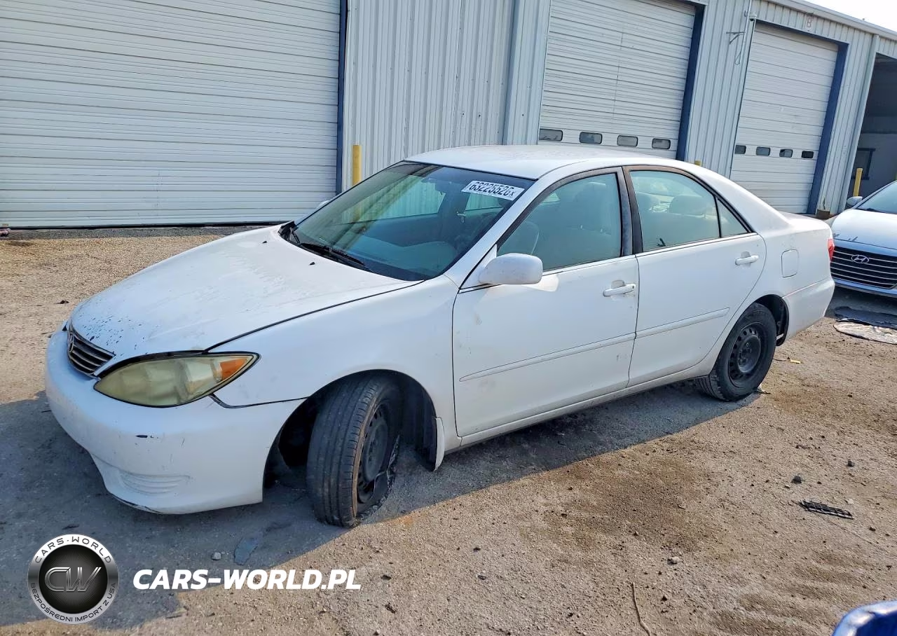 2005 Toyota Camry Le – zdjęcie 1 z 12