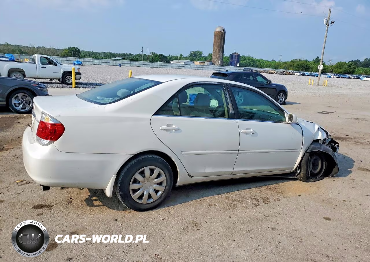 2005 Toyota Camry Le VIN:4T1BE32K35U536320 - 3
