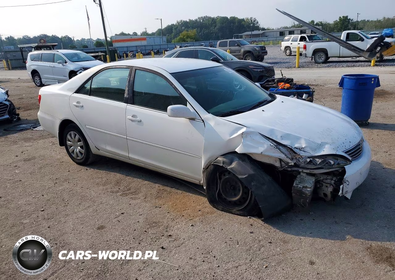 2005 Toyota Camry Le VIN:4T1BE32K35U536320 - 4