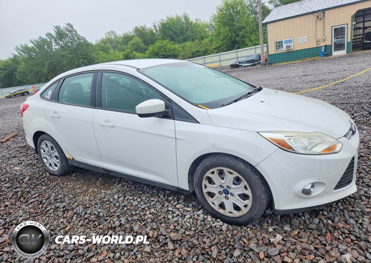 2012 Ford Focus Se VIN:1FAHP3F21CL289276 - 4