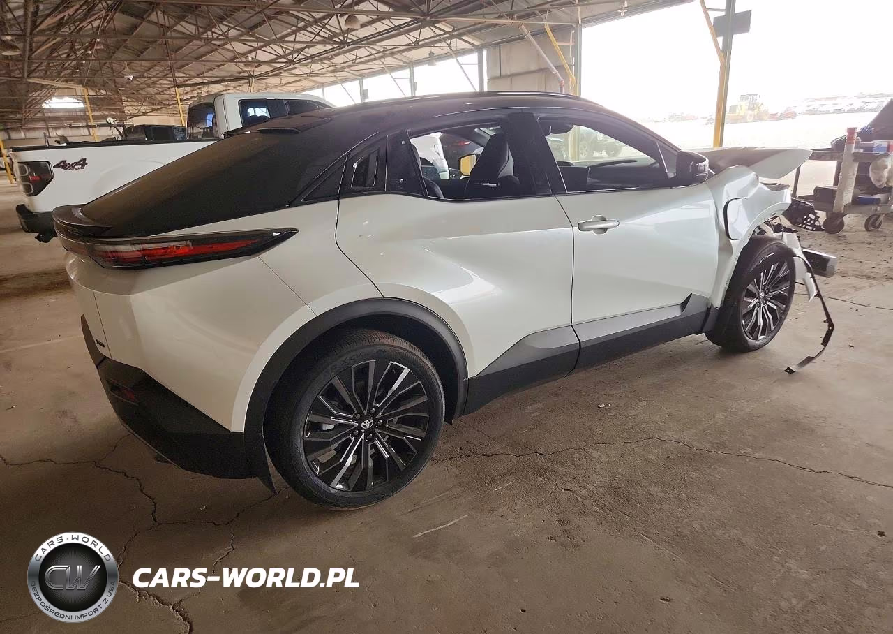 2026 Toyota C-Hr Xse VIN:JTMAAAAD2TJ006115 - 3