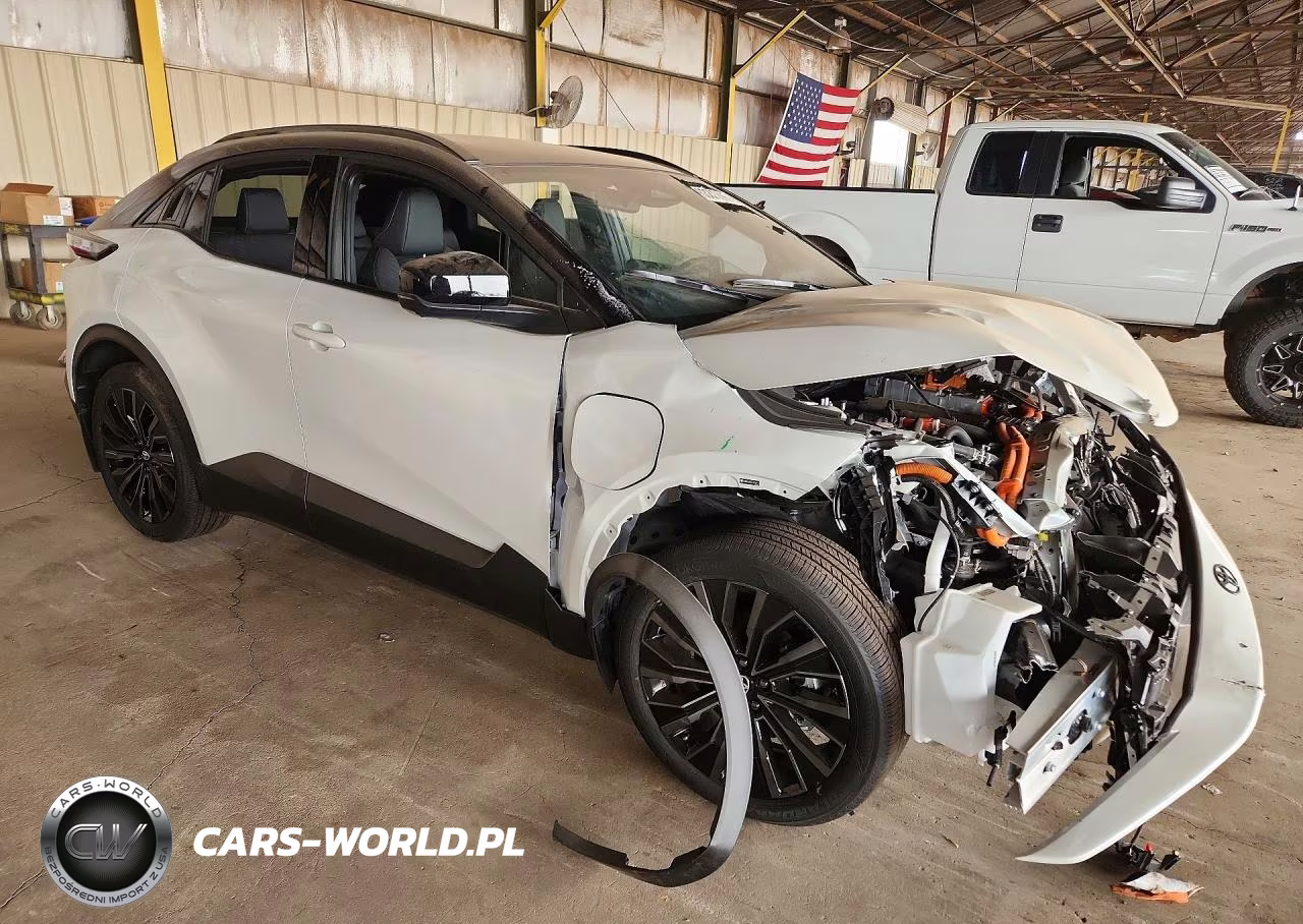 2026 Toyota C-Hr Xse VIN:JTMAAAAD2TJ006115 - 4