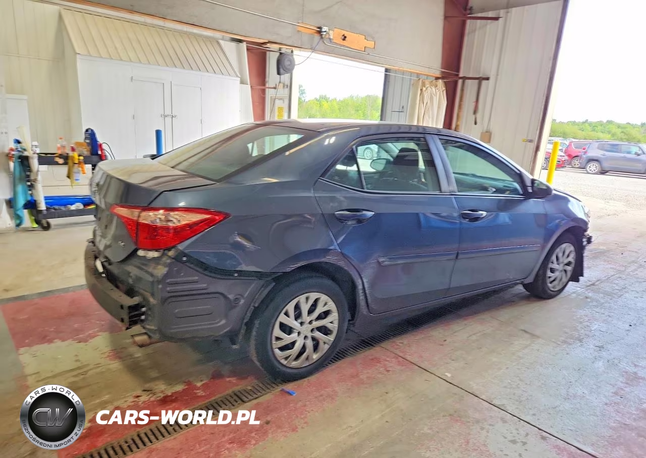 2017 Toyota Corolla Le VIN:2T1BURHE5HC821341 - 3