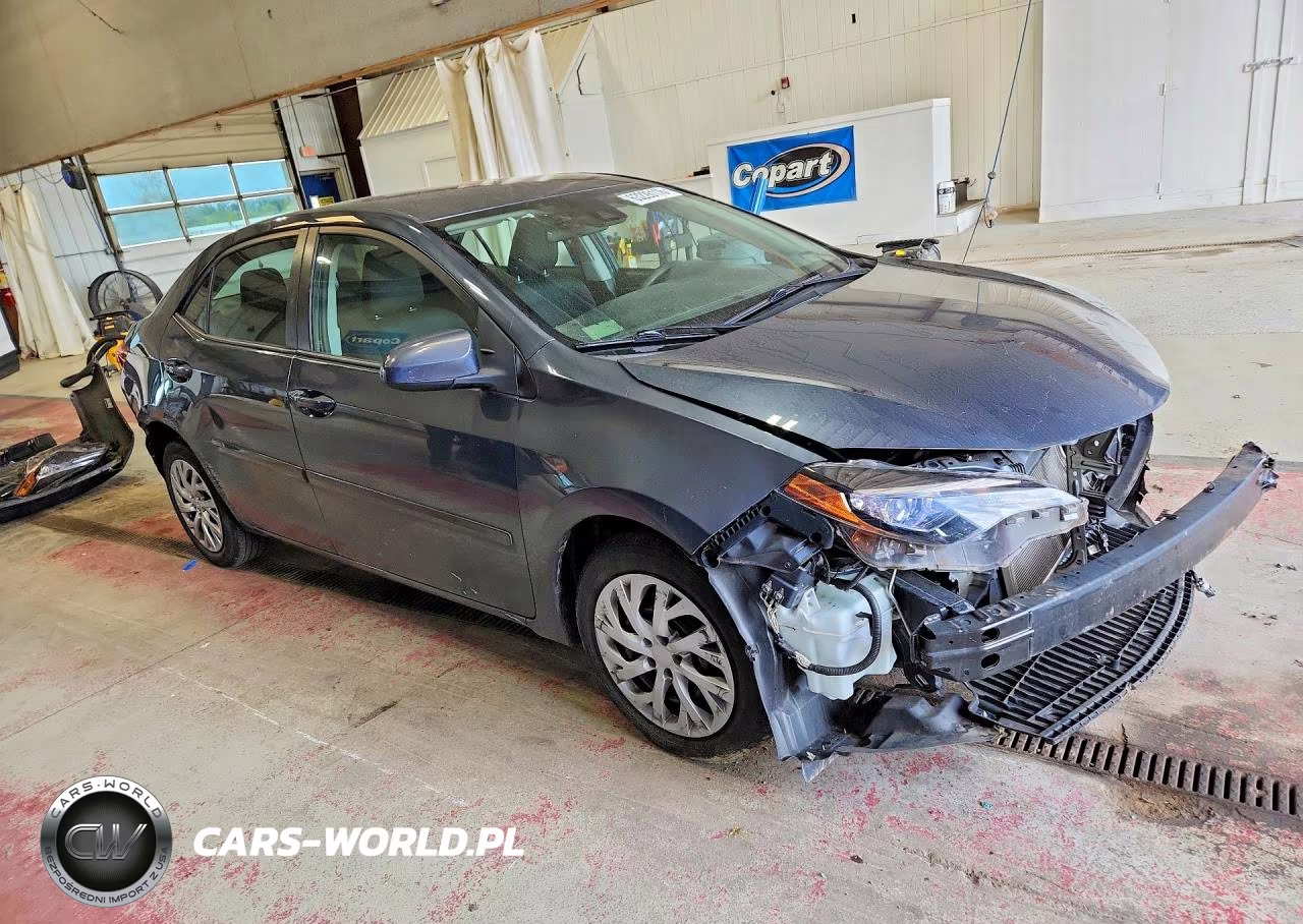 2017 Toyota Corolla Le VIN:2T1BURHE5HC821341 - 4