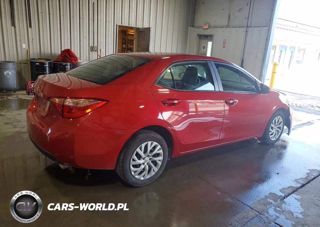 2018 Toyota Corolla Le VIN:2T1BURHE2JC109214 - 3