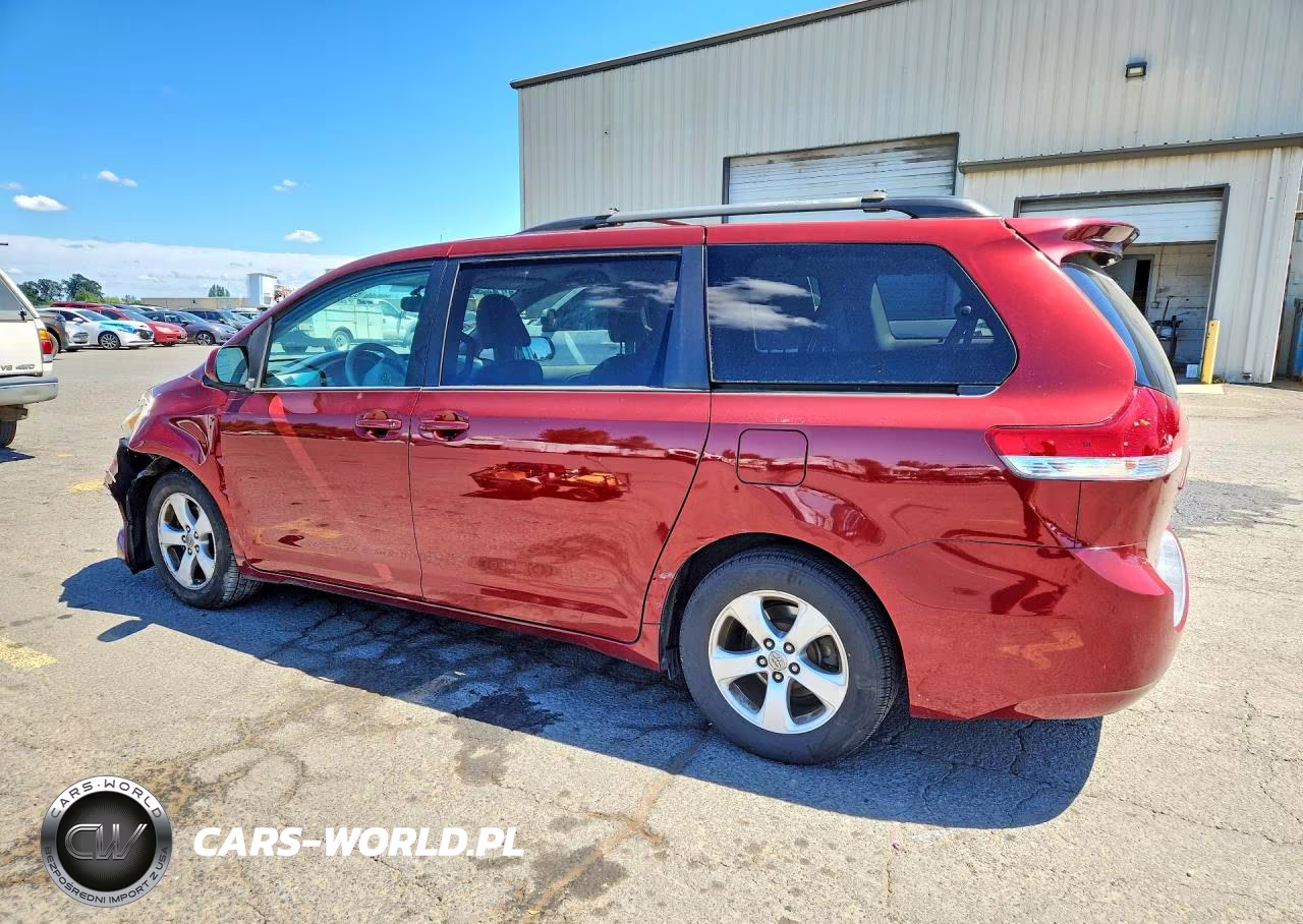 2013 Toyota Sienna Le VIN:5TDKK3DC6DS318006 - 2