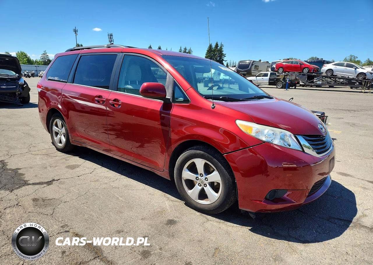 2013 Toyota Sienna Le VIN:5TDKK3DC6DS318006 - 4