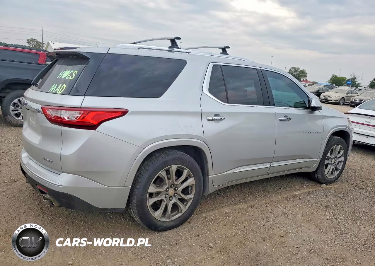 2019 Chevrolet Traverse Premier VIN:1GNEVKKW2KJ299127 - 3