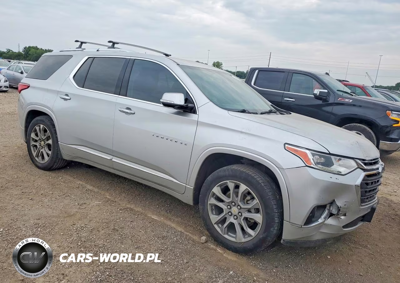 2019 Chevrolet Traverse Premier VIN:1GNEVKKW2KJ299127 - 4