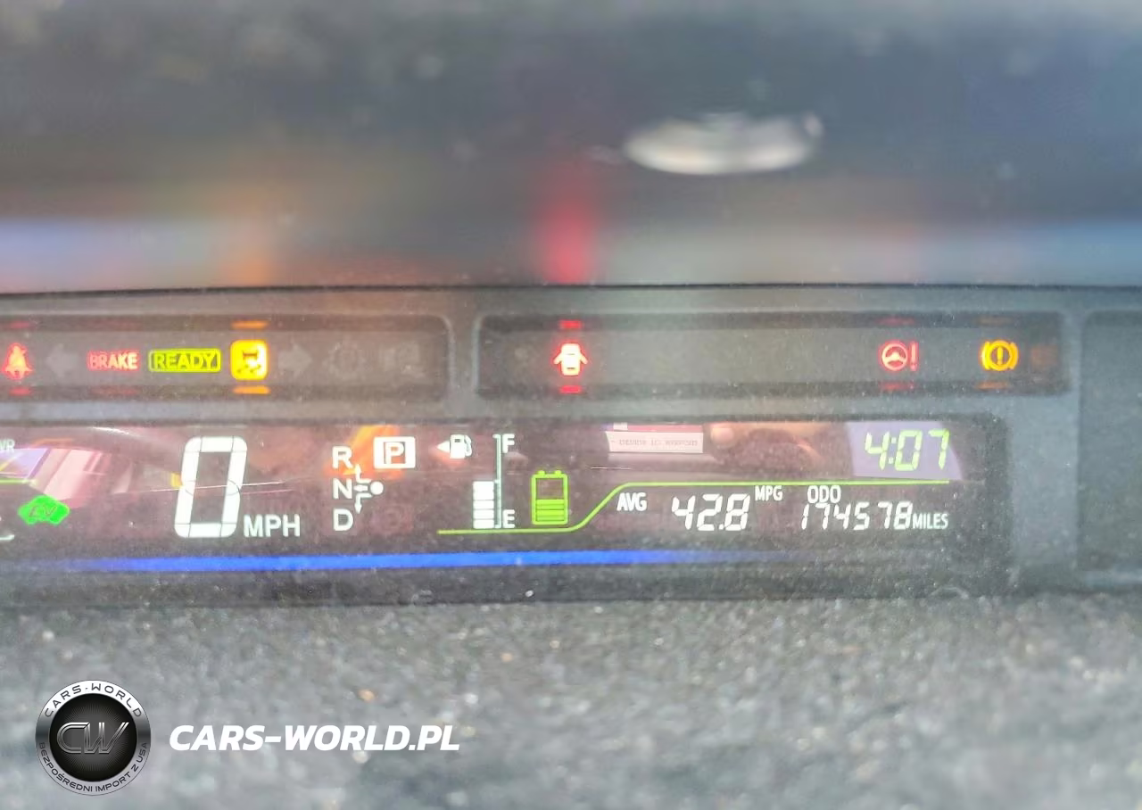 2014 Toyota Prius V Two VIN:JTDZN3EU2EJ006678 - 9