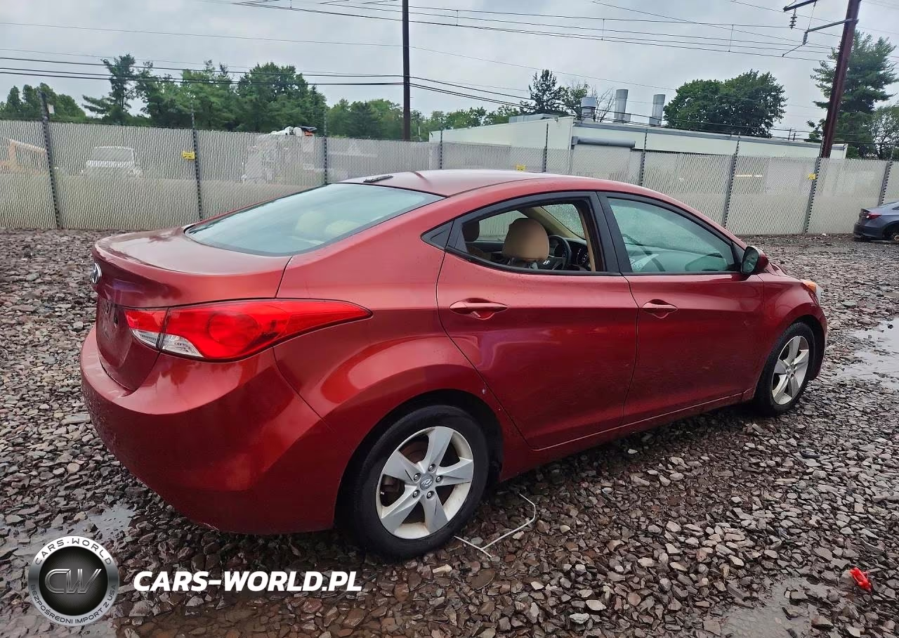 2013 Hyundai Elantra Gls VIN:5NPDH4AE4DH303562 - 3