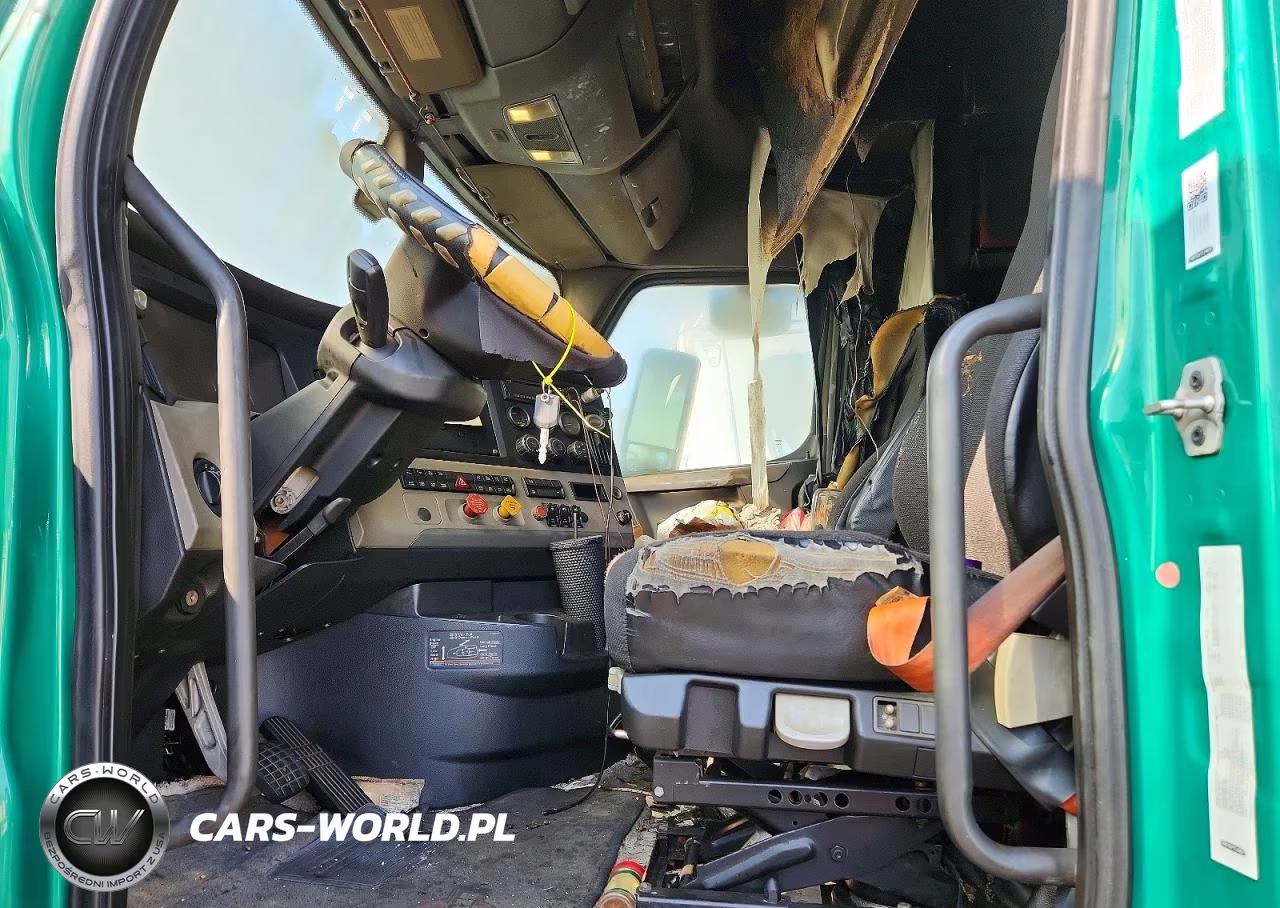 2019 Freightliner Cascadia 126" Sleeper Cab Semi Truck VIN:3AKJHHDR8KSHU7271 - 7