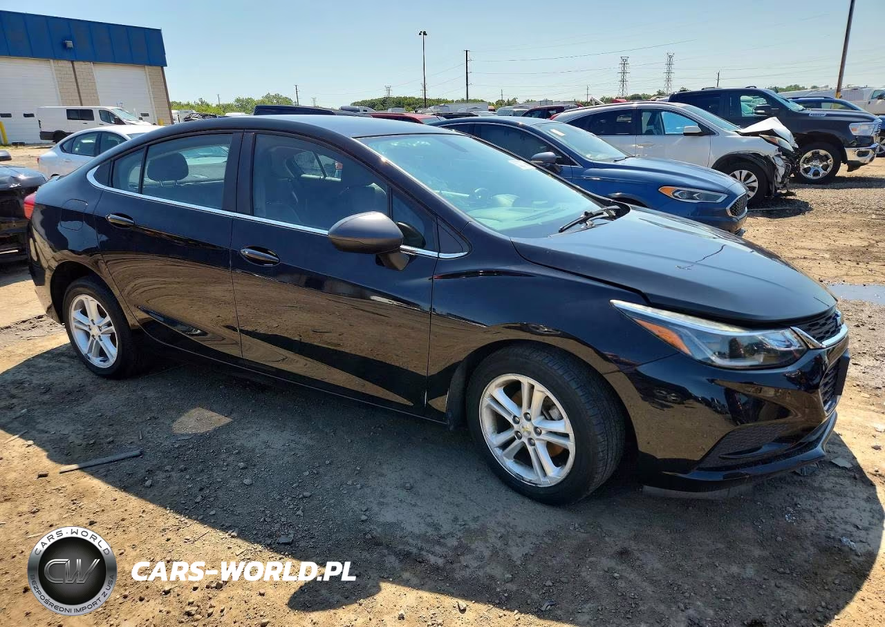 2017 Chevrolet Cruze Lt VIN:1G1BE5SM8H7170724 - 4