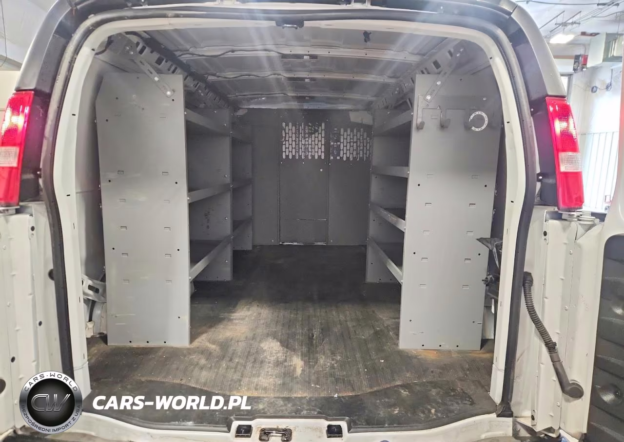 2024 GMC Savana G2500 VIN:1GTW7AFP3R1191954 - 10