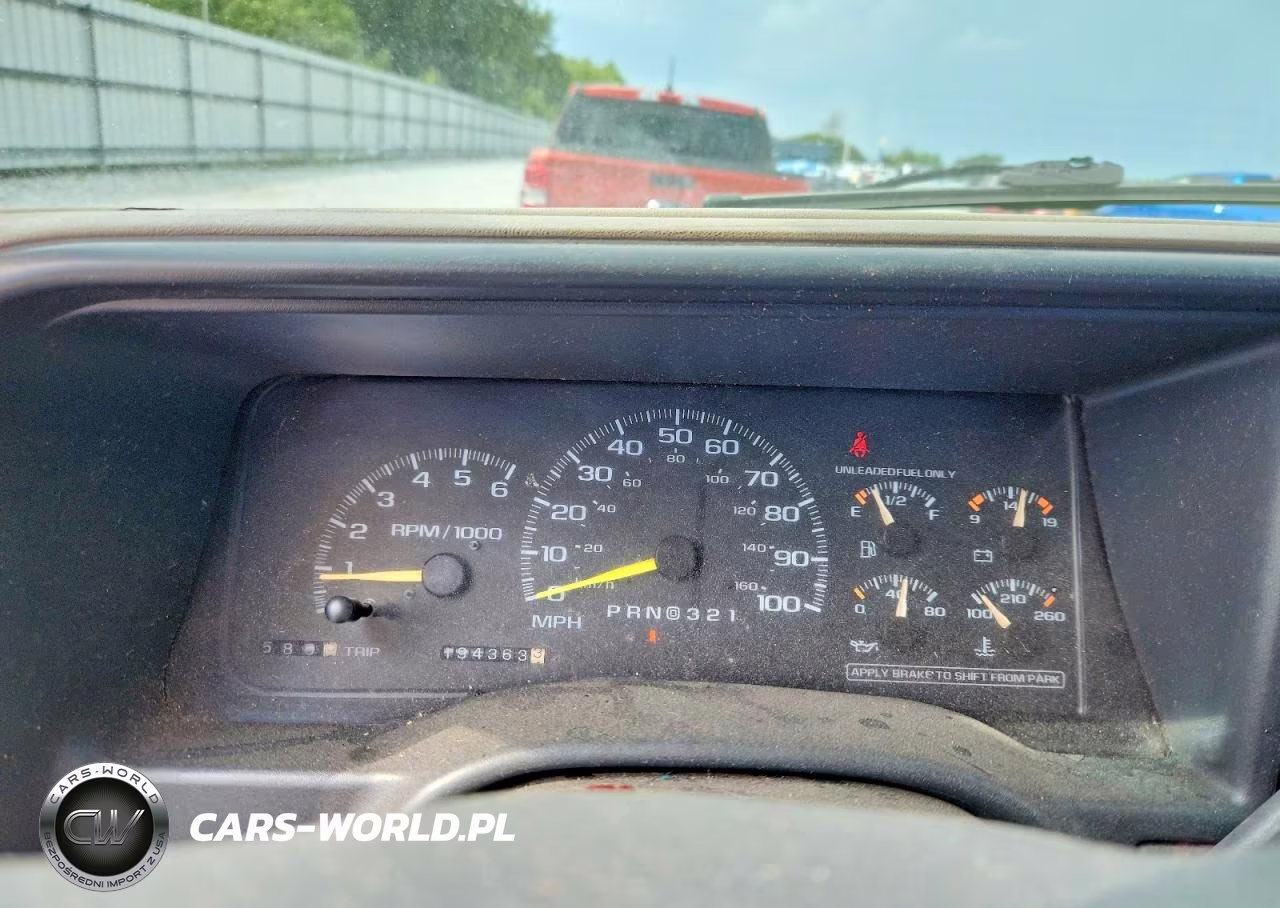 1997 GMC Sierra C2500 VIN:1GTGC24R5VZ534205 - 9