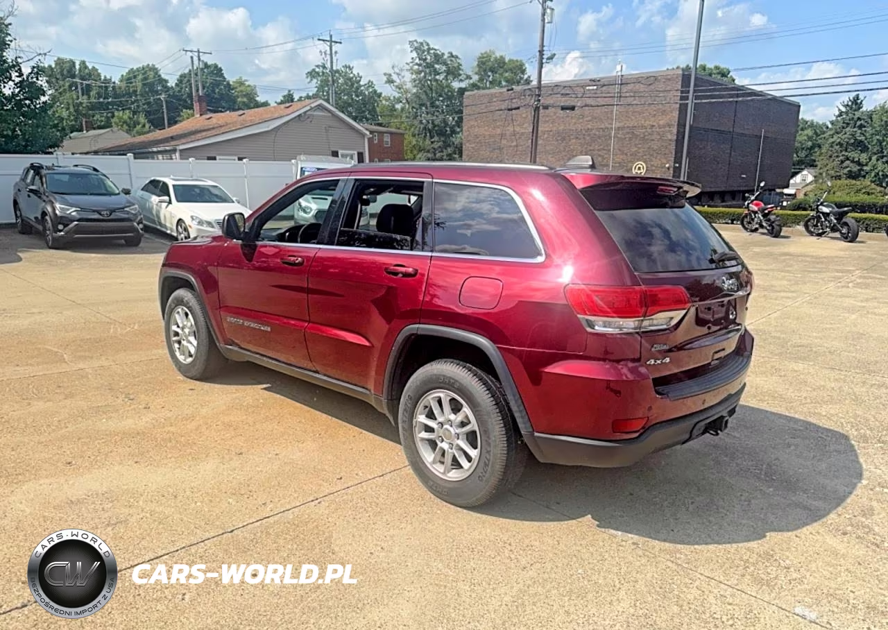 2018 Jeep Grand Cherokee Laredo VIN:1C4RJFAG3JC225600 - 3
