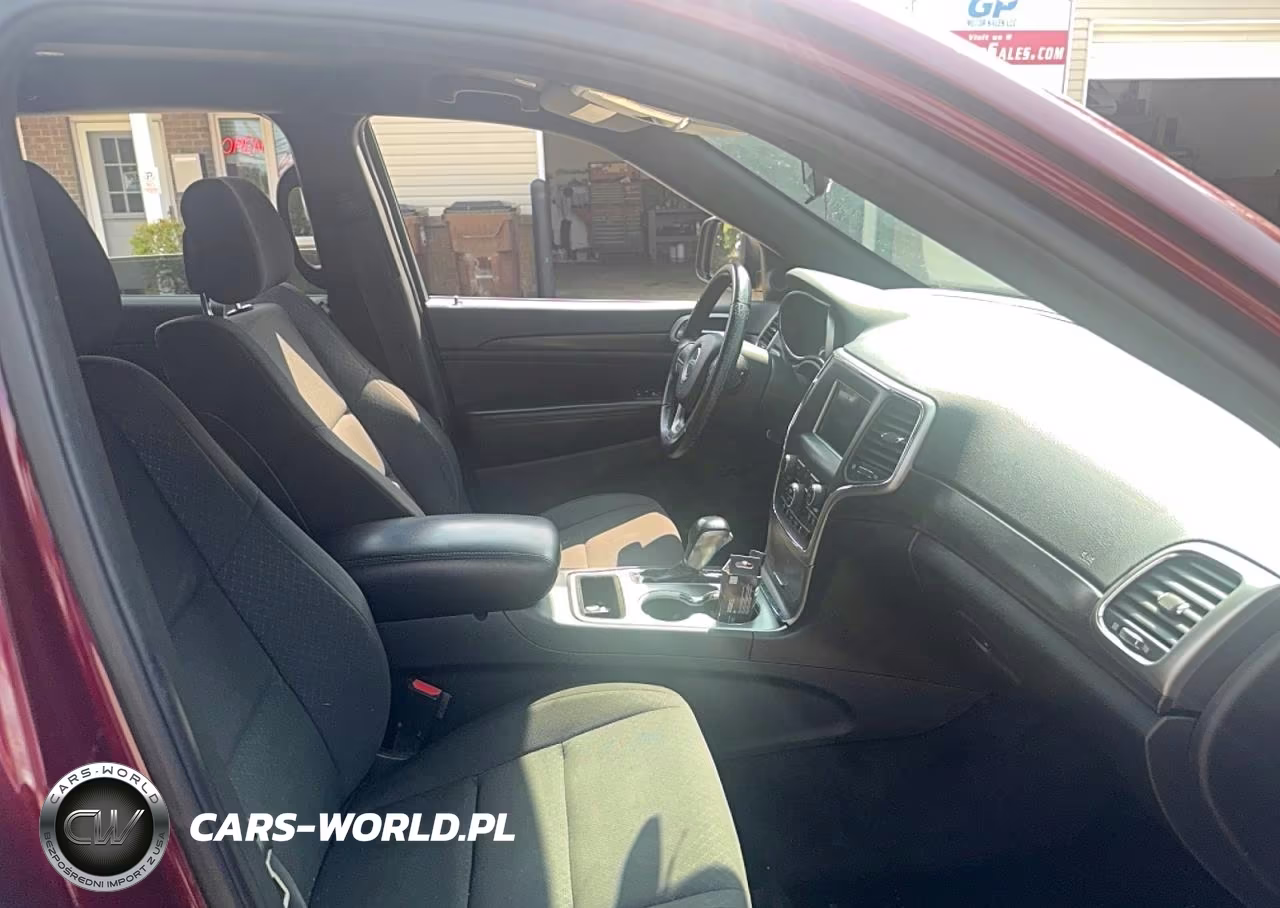 2018 Jeep Grand Cherokee Laredo VIN:1C4RJFAG3JC225600 - 5