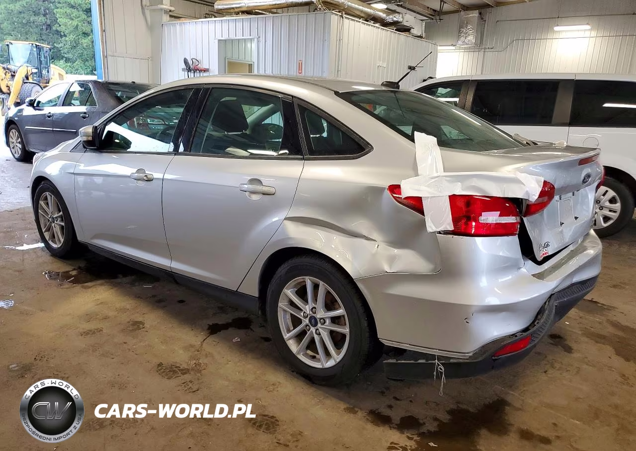 2018 Ford Focus Se VIN:1FADP3FE4JL236352 - 2