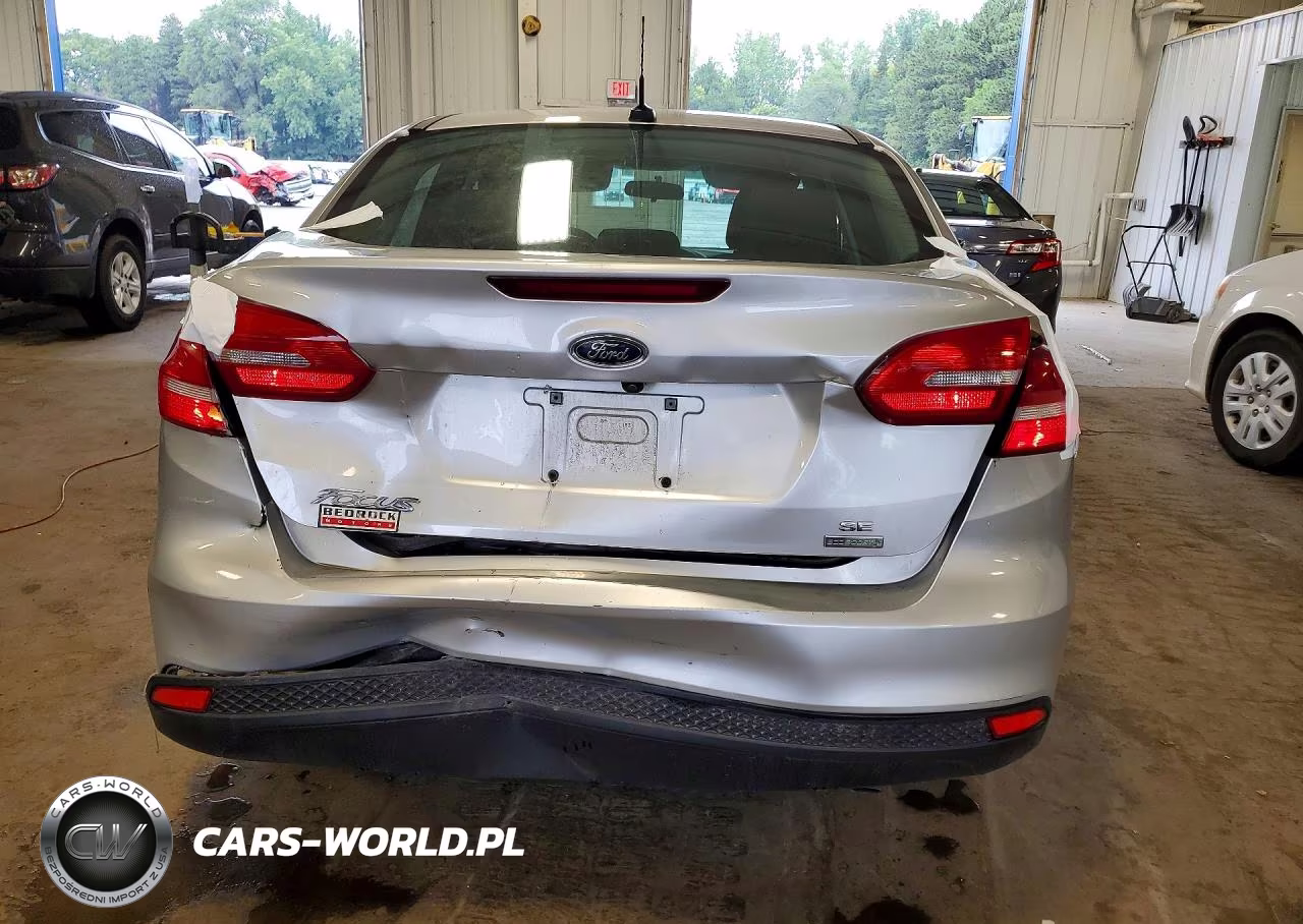 2018 Ford Focus Se VIN:1FADP3FE4JL236352 - 6