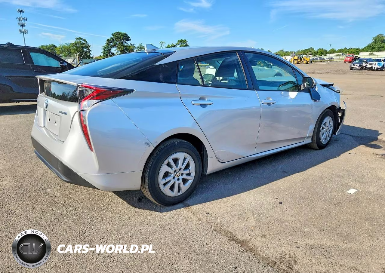 2018 Toyota Prius One VIN:JTDKBRFUXJ3604351 - 3