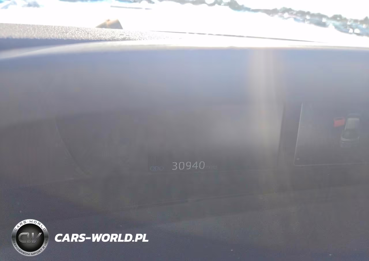 2018 Toyota Prius One VIN:JTDKBRFUXJ3604351 - 9