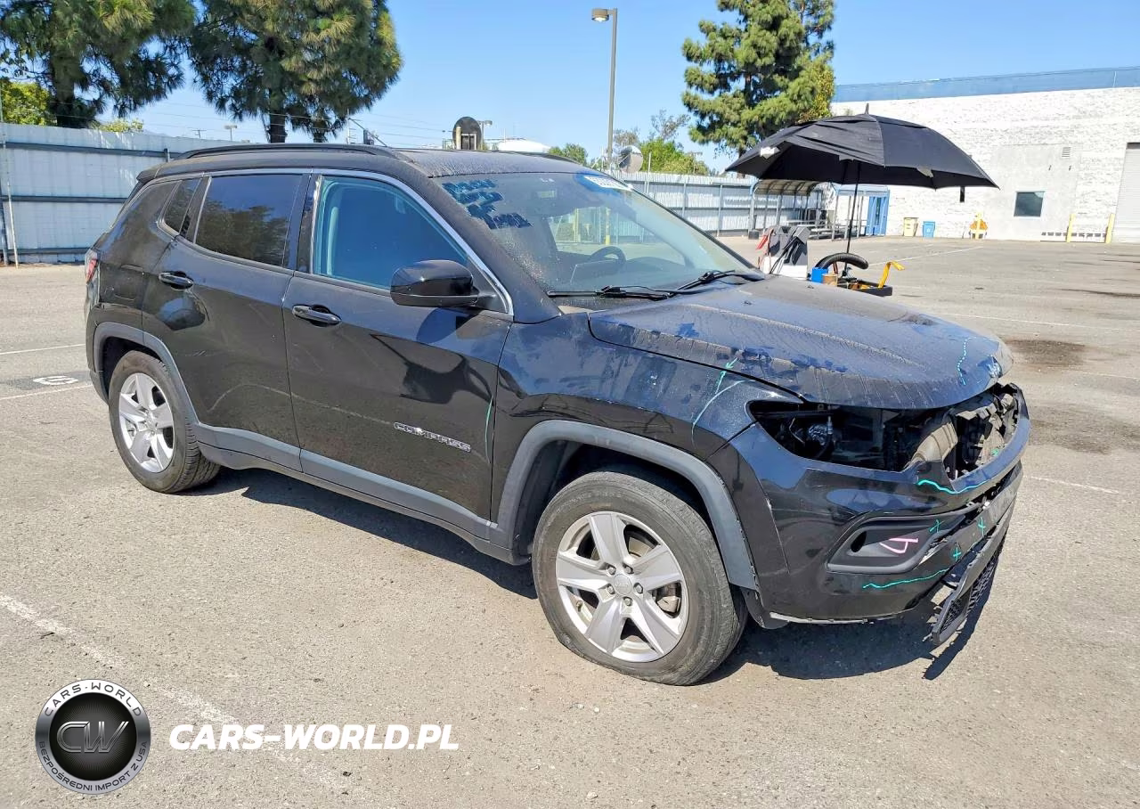 2022 Jeep Compass Latitude VIN:3C4NJCBB8NT198629 - 4