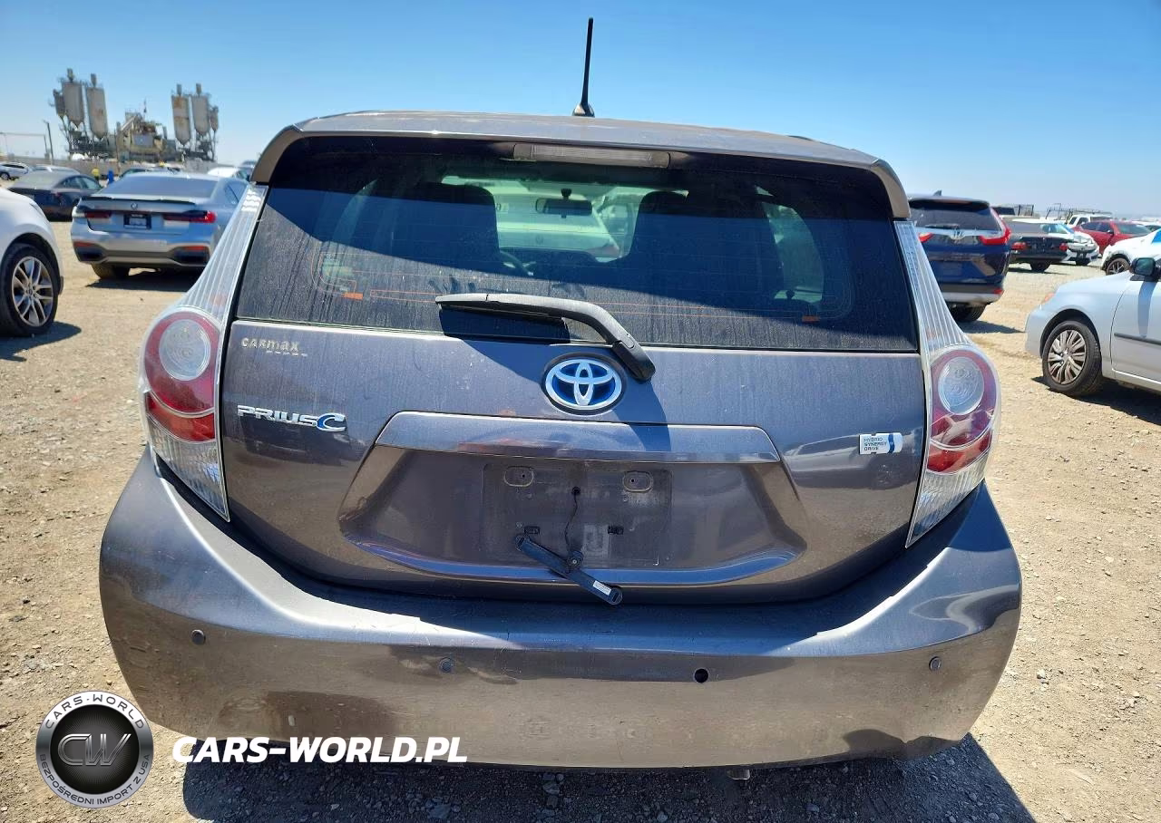 2014 Toyota Prius C One VIN:JTDKDTB3XE1084092 - 6