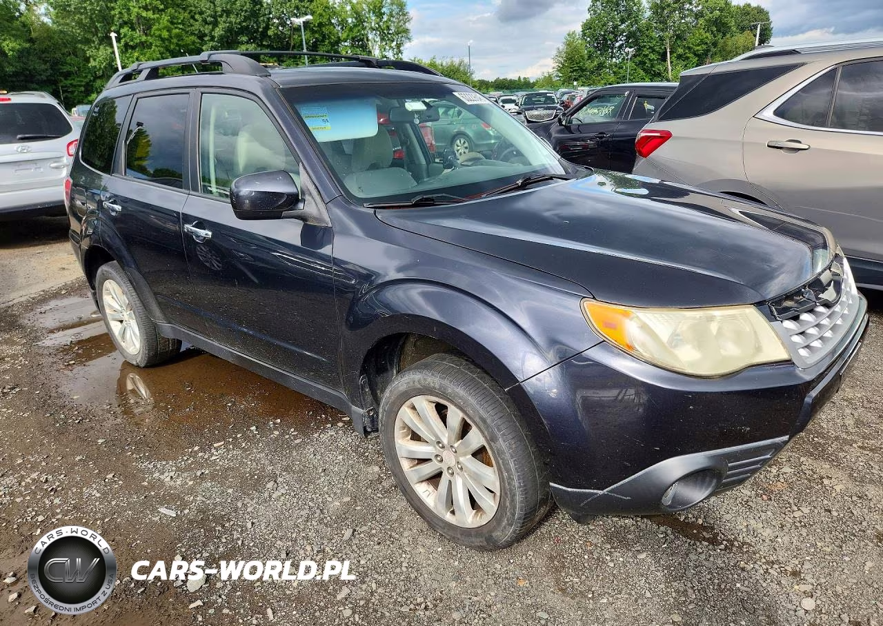 2013 Subaru Forester 2.5X Premium VIN:JF2SHADCXDH443924 - 4