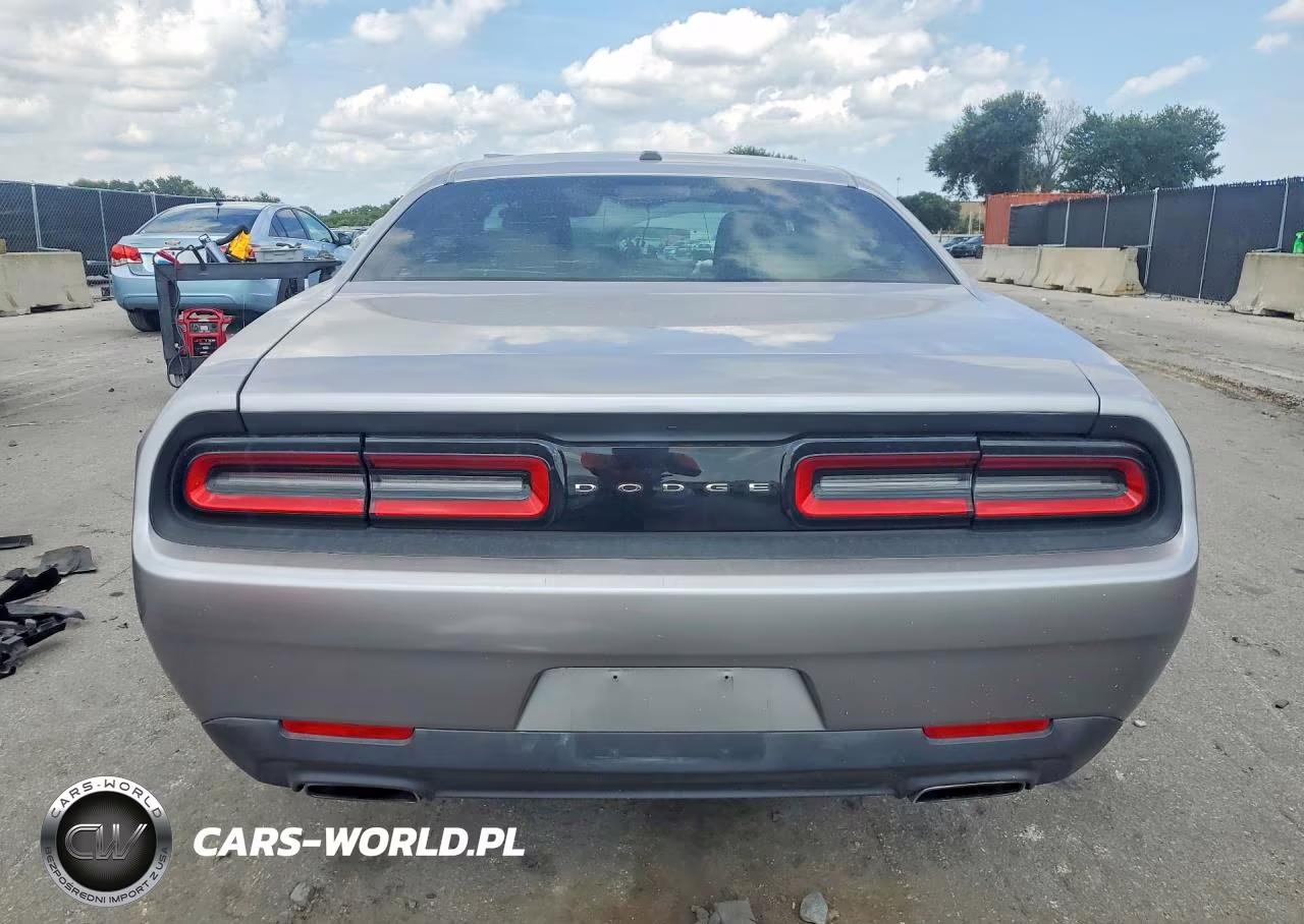 2015 Dodge Challenger Sxt VIN:2C3CDZAG6FH811392 - 6