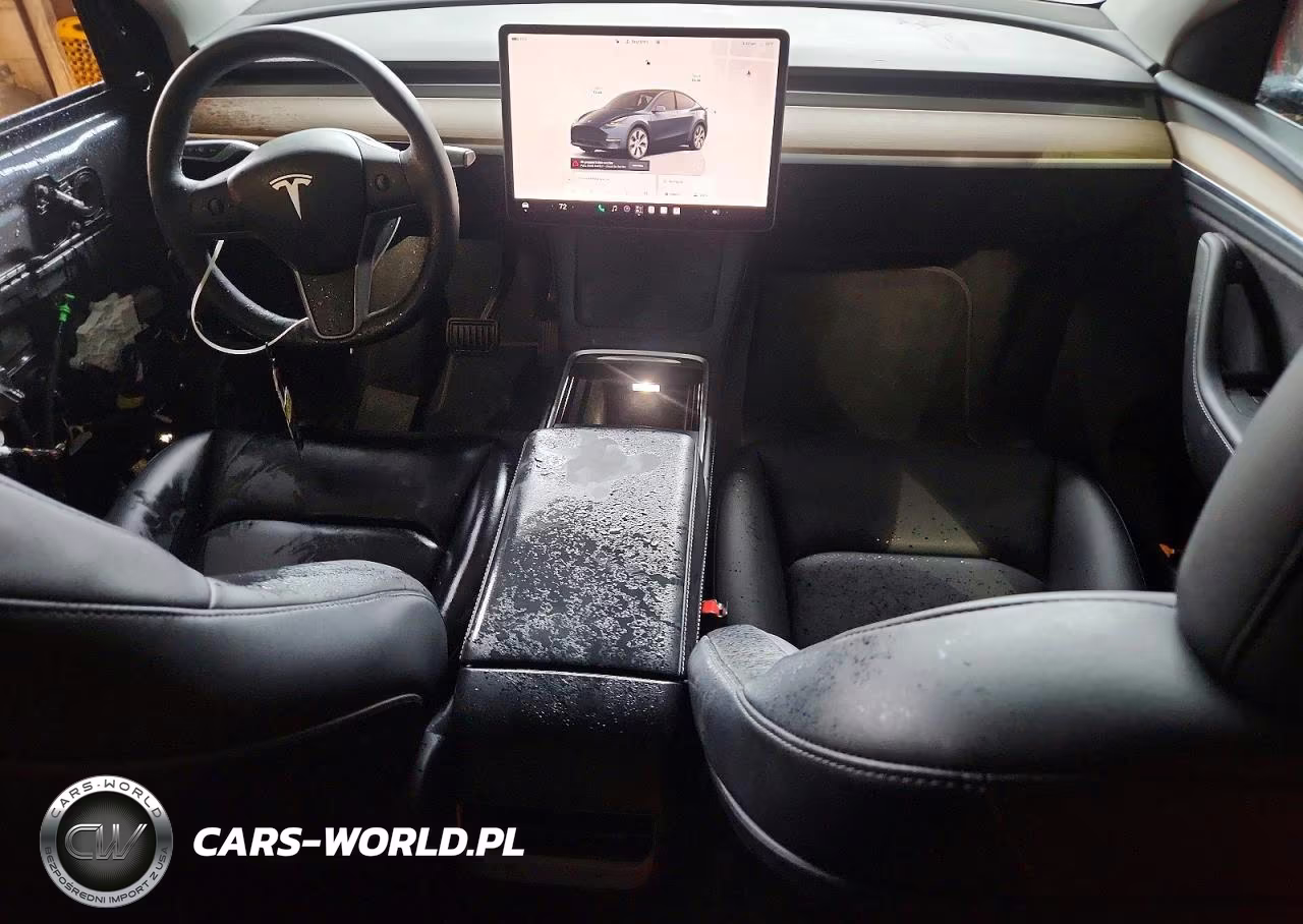 2024 Tesla Model Y VIN:7SAYGDEE5RA272648 - 8