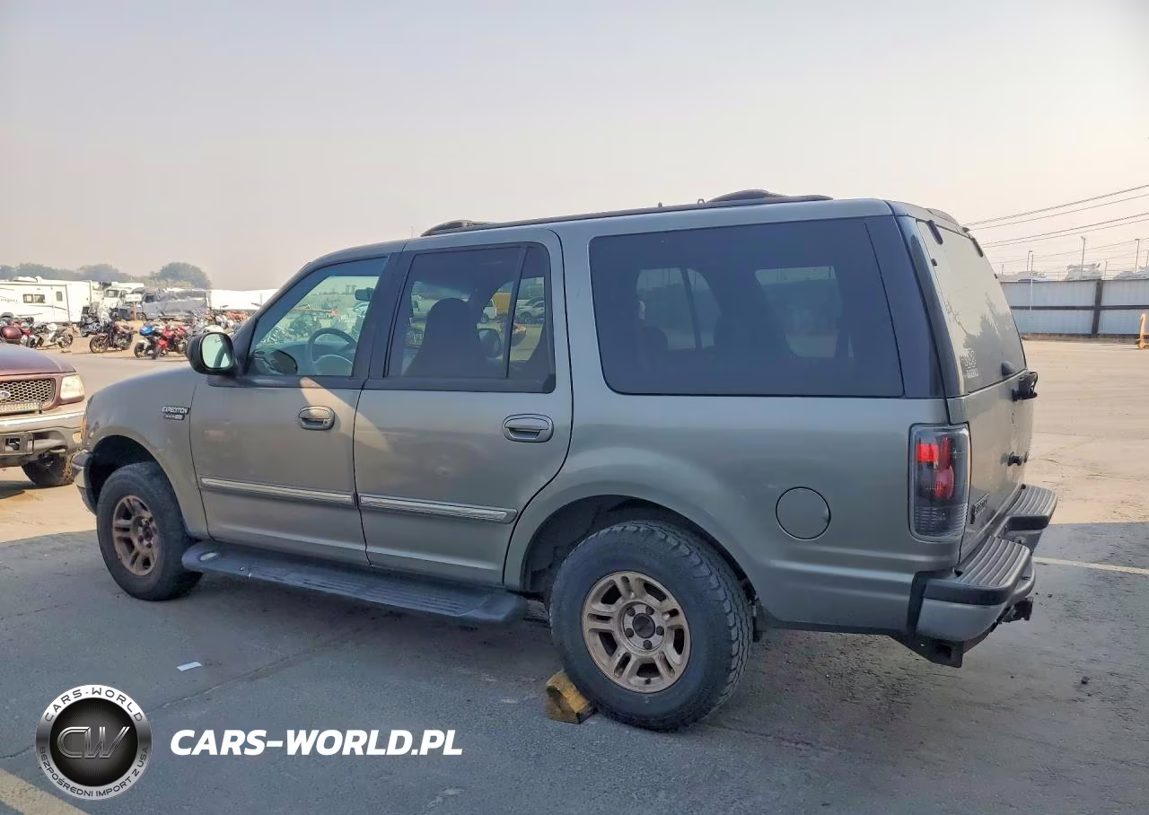1999 Ford Expedition VIN:1FMPU18L4XLB73824 - 2
