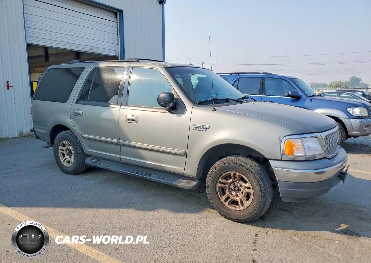 1999 Ford Expedition VIN:1FMPU18L4XLB73824 - 4