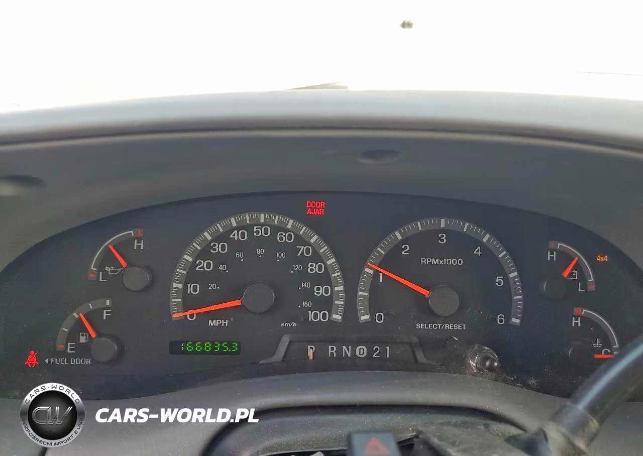 1999 Ford Expedition VIN:1FMPU18L4XLB73824 - 9