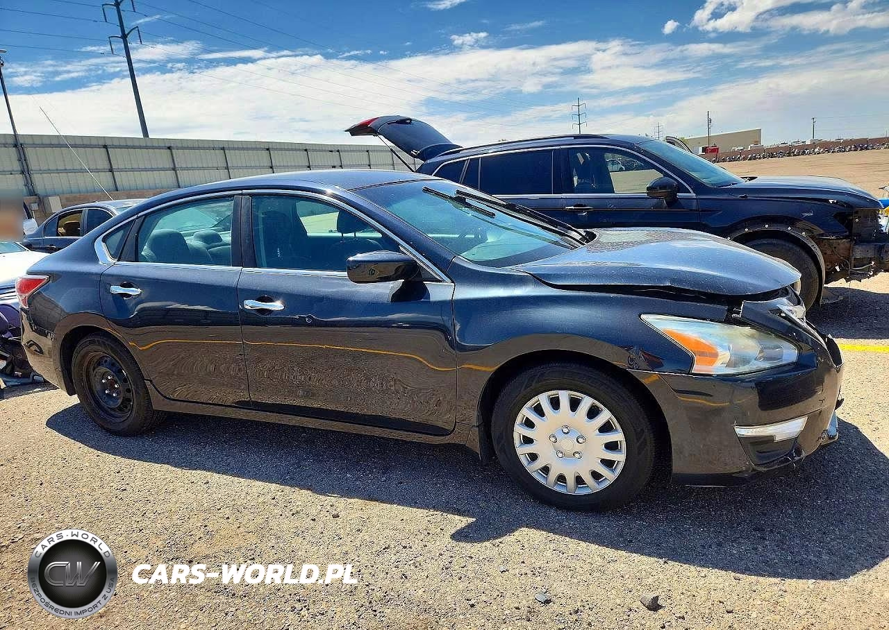 2015 Nissan Altima 2.5 S VIN:1N4AL3AP3FN317250 - 4