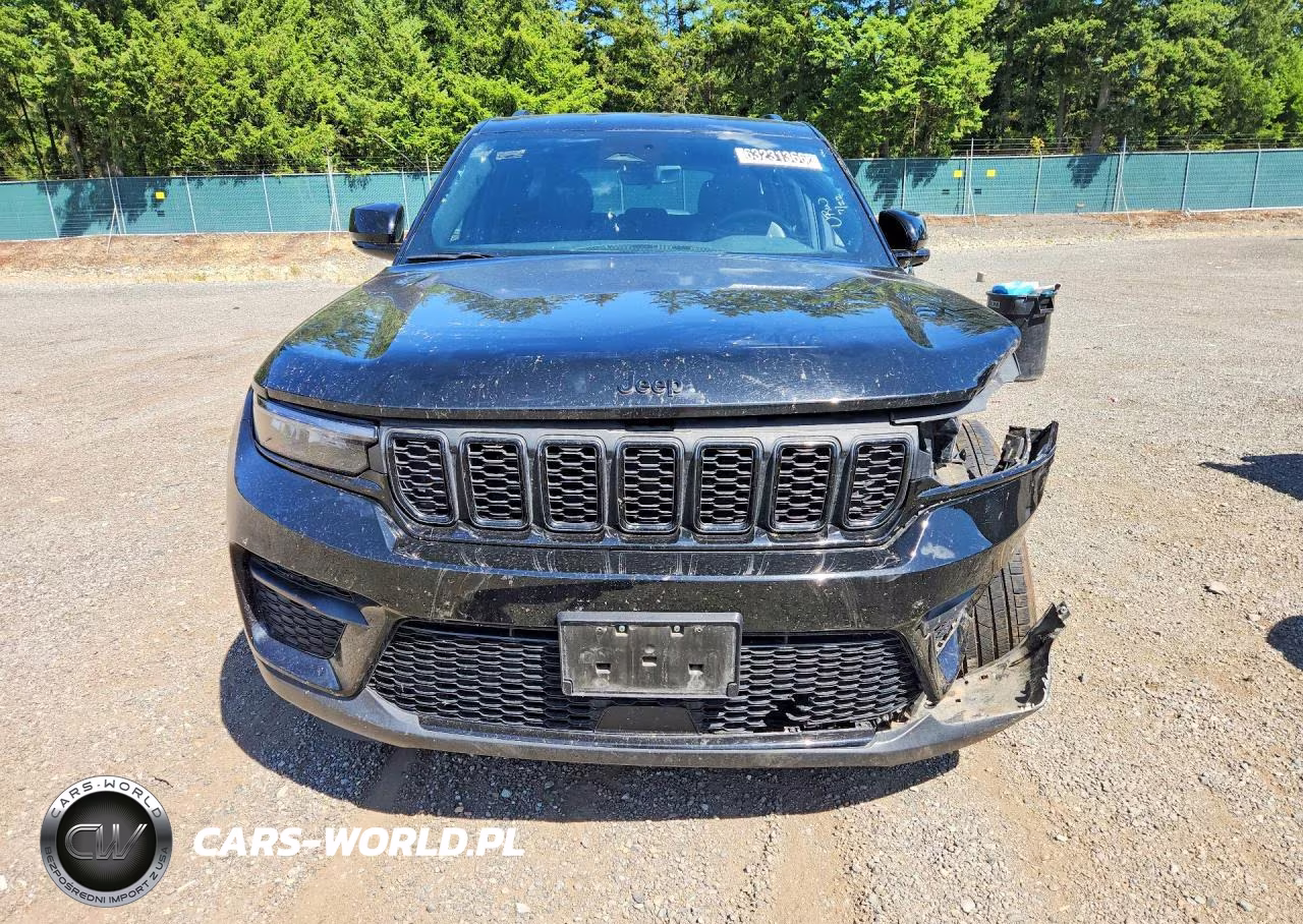 2025 Jeep Grand Cherokee Laredo VIN:1C4RJHAG2S8699425 - 5