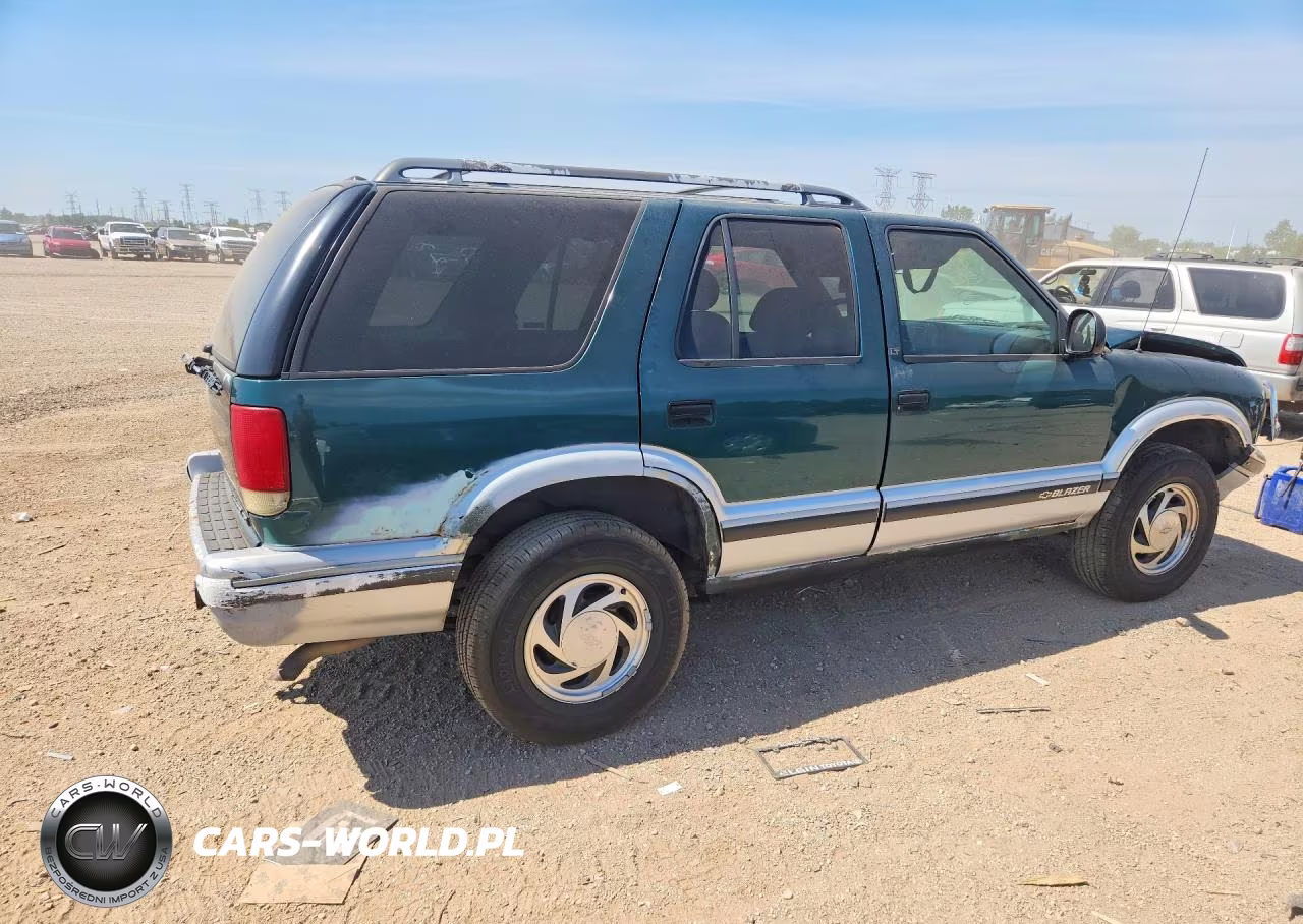 1997 Chevrolet Blazer VIN:1GNDT13W4V2189737 - 3