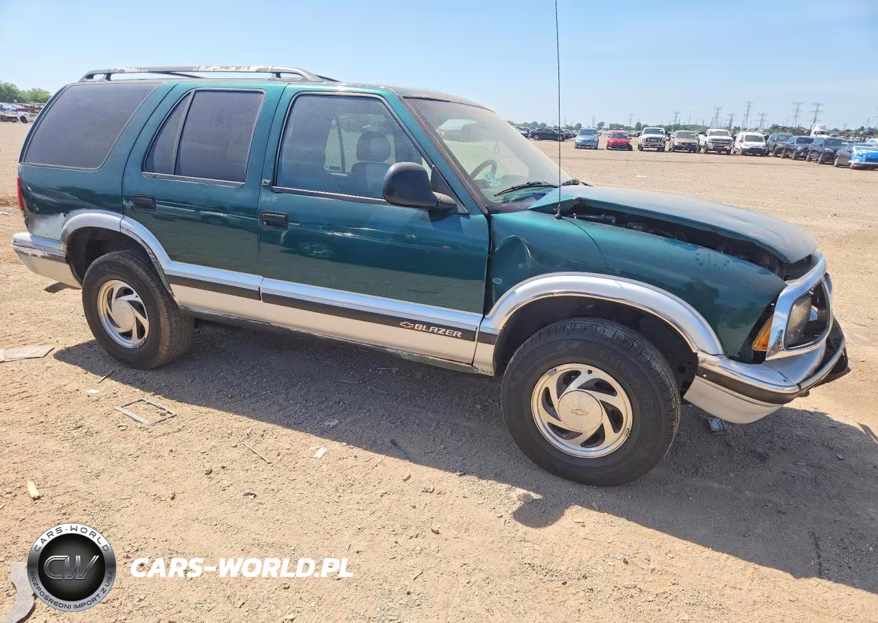 1997 Chevrolet Blazer VIN:1GNDT13W4V2189737 - 4