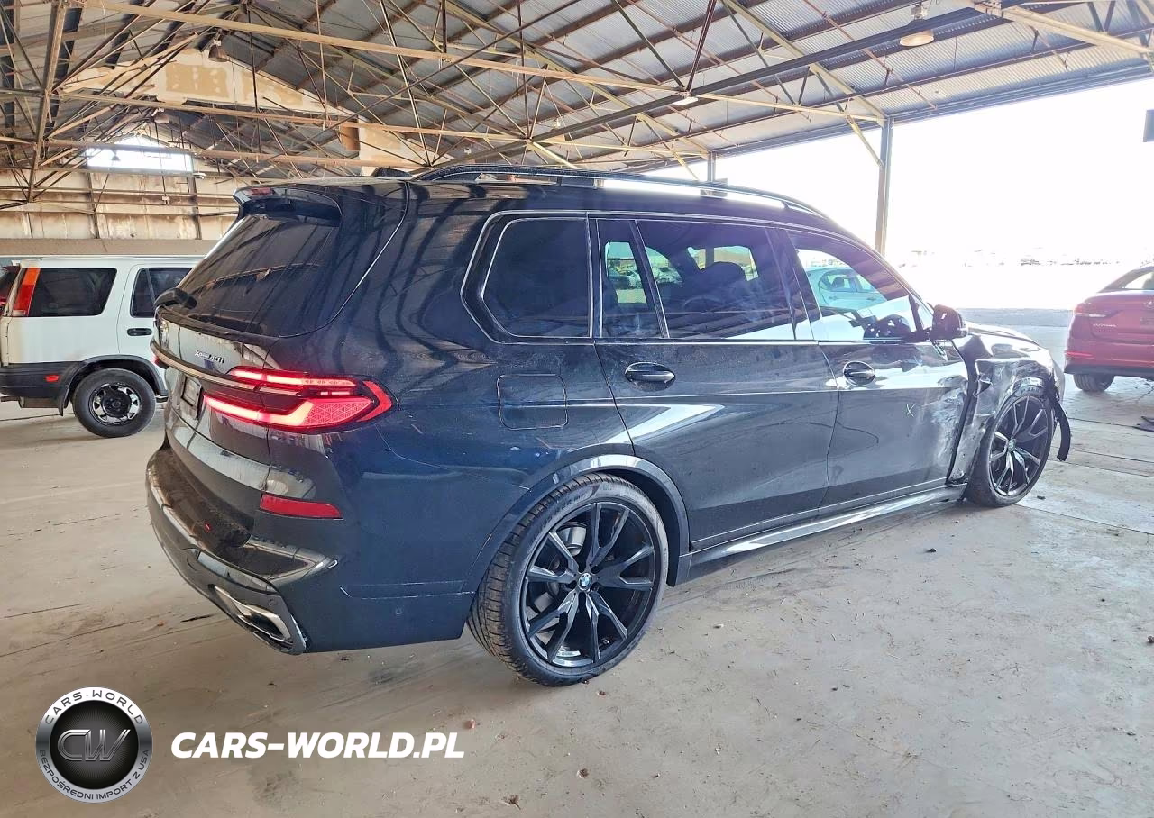2023 BMW X7 xDrive40I VIN:5UX23EM07P9P99996 - 3